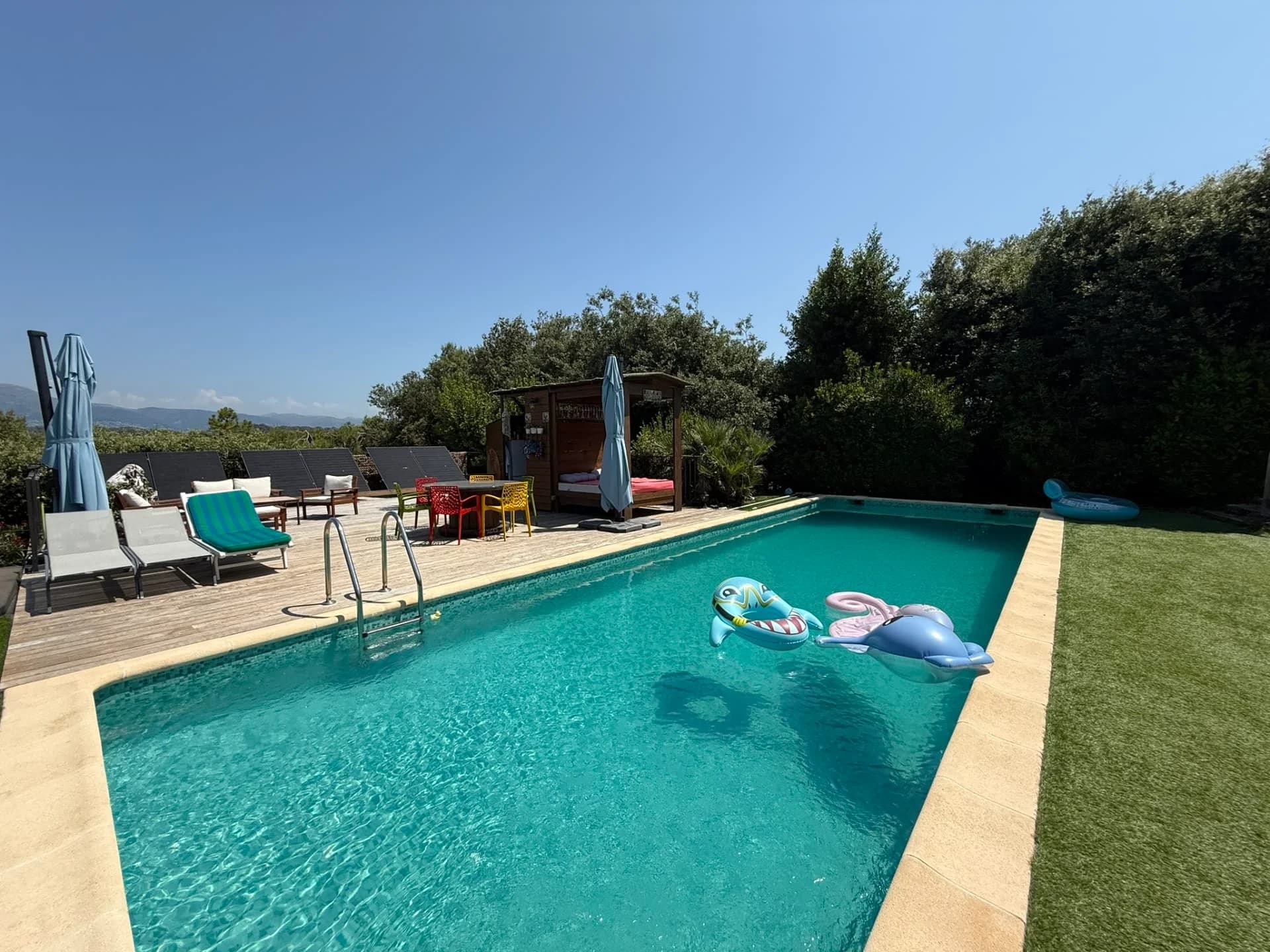 Belle villa à 5 min de Valbonne avec jardin, piscine et jacuzzi